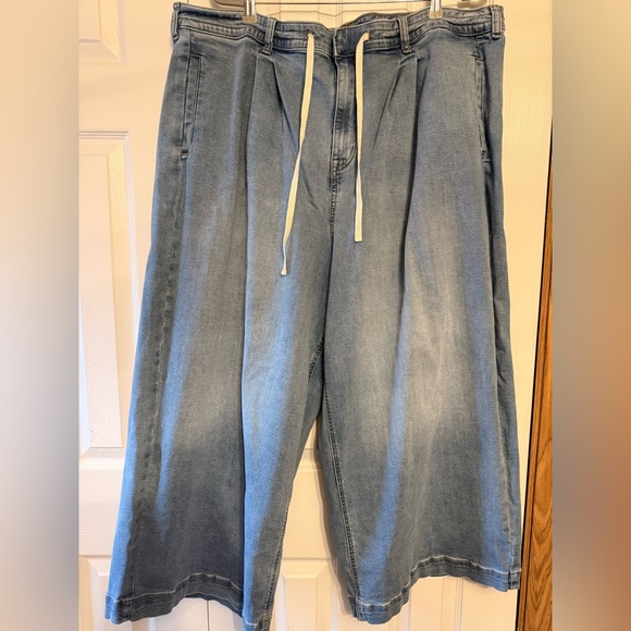 Torrid Light Blue Flare Jeans Plus Size 24 - Picture 5 of 7